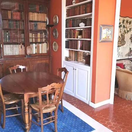 Superb Hyeroise Villa Of Character Вилла